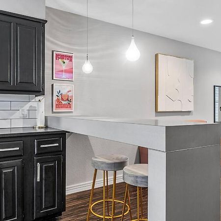Luxe Condo In City Center Waco Esterno foto